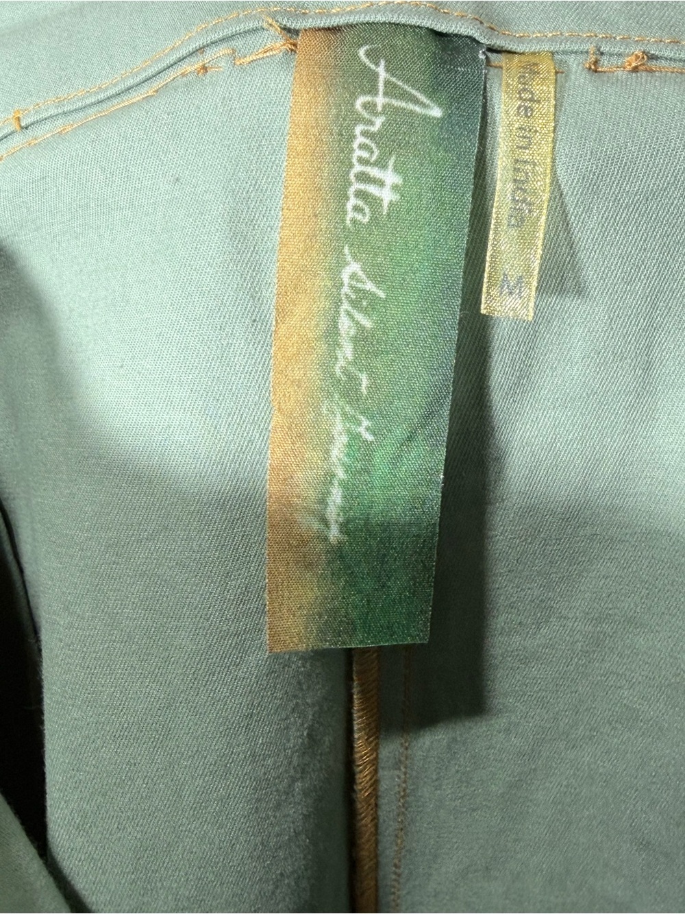 Embroidered Wide-Leg Green Pants with Floral & Bird Detail - Picture 7 of 9